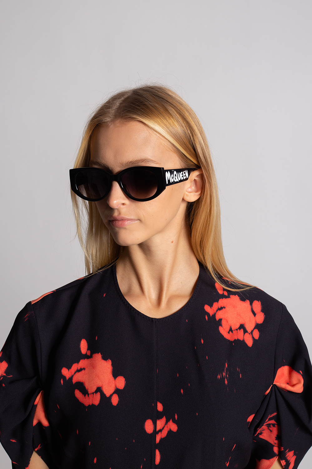 Alexander mcqueen 2025 sunglasses for women